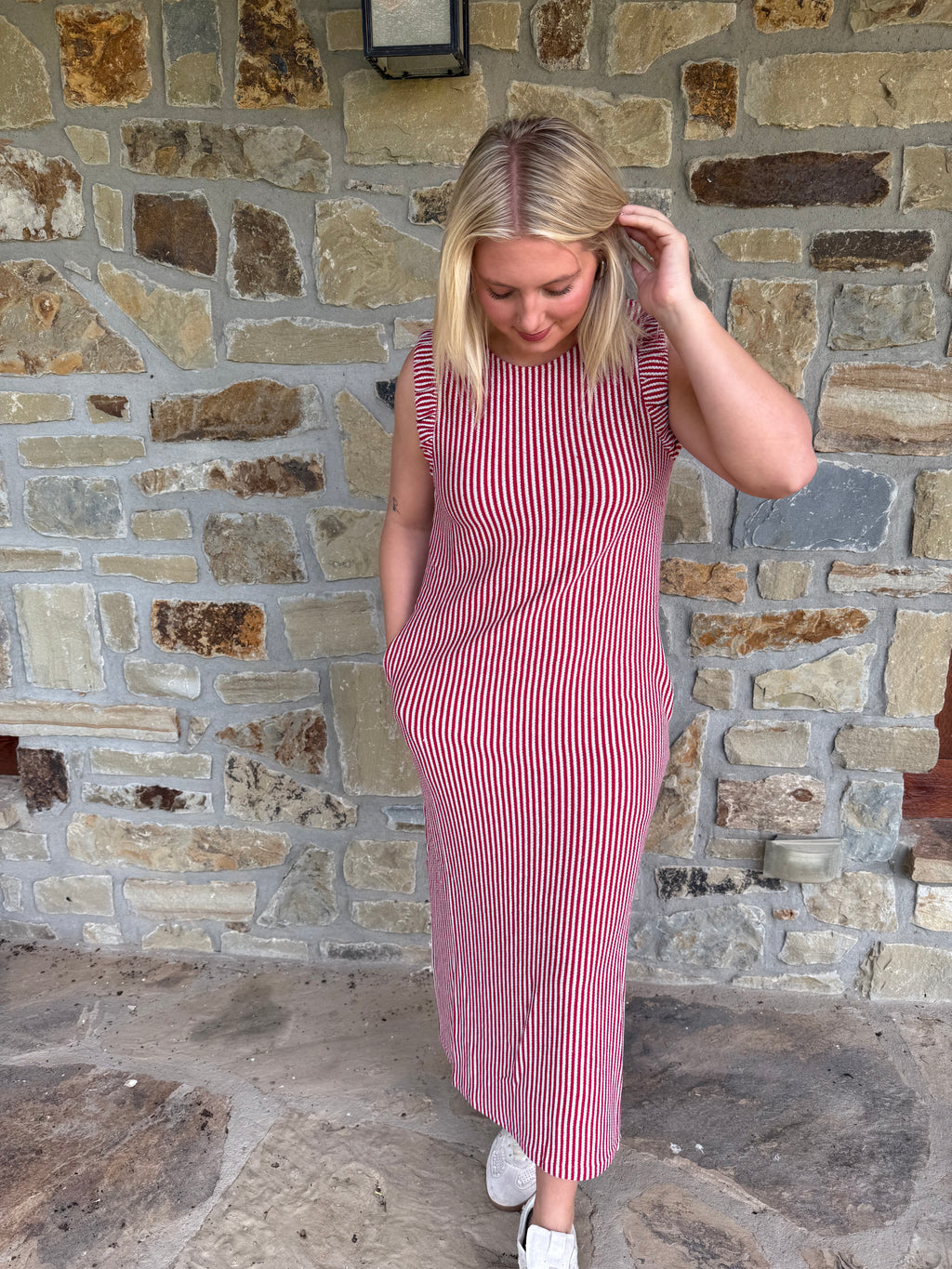 Striped sleeveless dress ￼